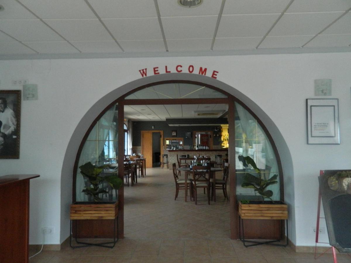 Hotel Restaurant Baladrar 贝尼萨 外观 照片